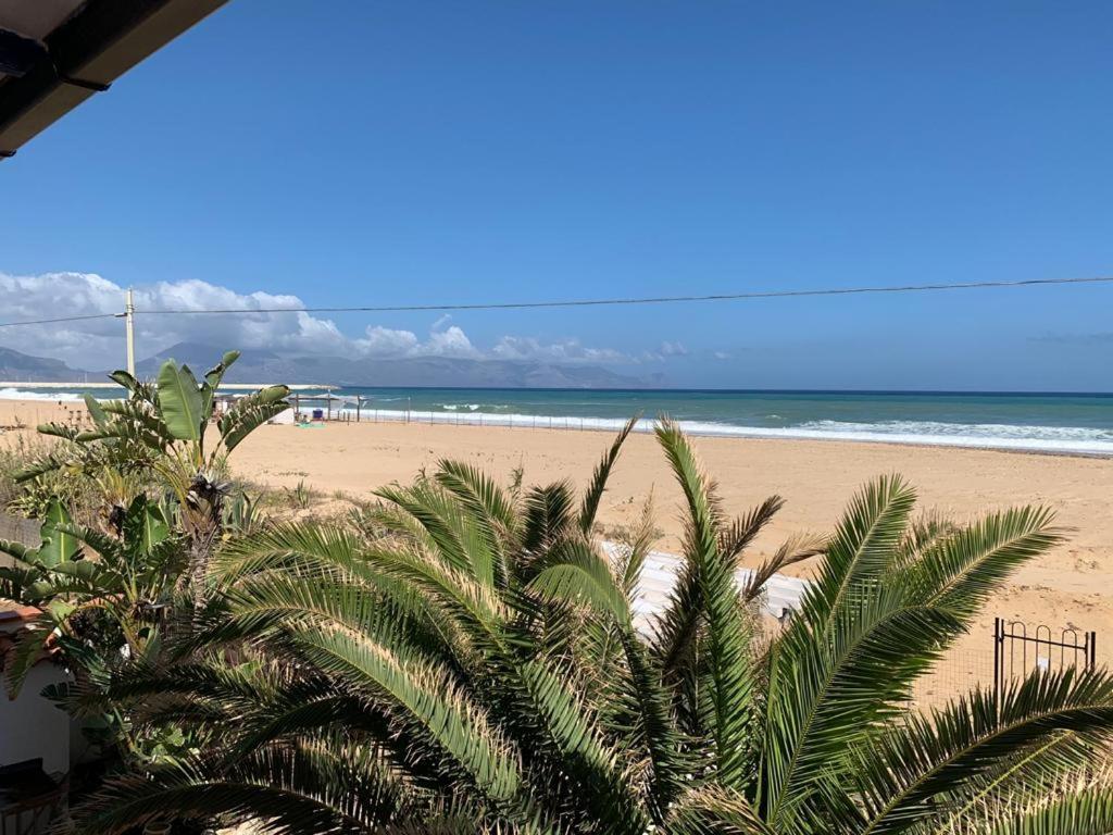 La casa sulla spiaggia Villa Balestrate Esterno foto